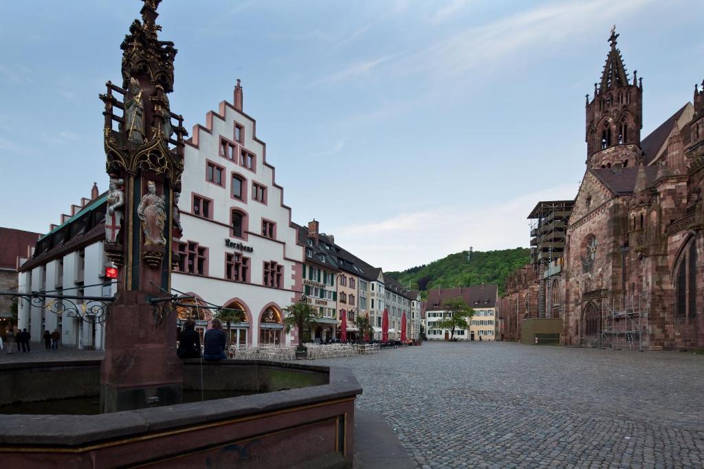 Hotel Rappen Am Muensterplatz Freiburg im Breisgau Eksteriør bilde